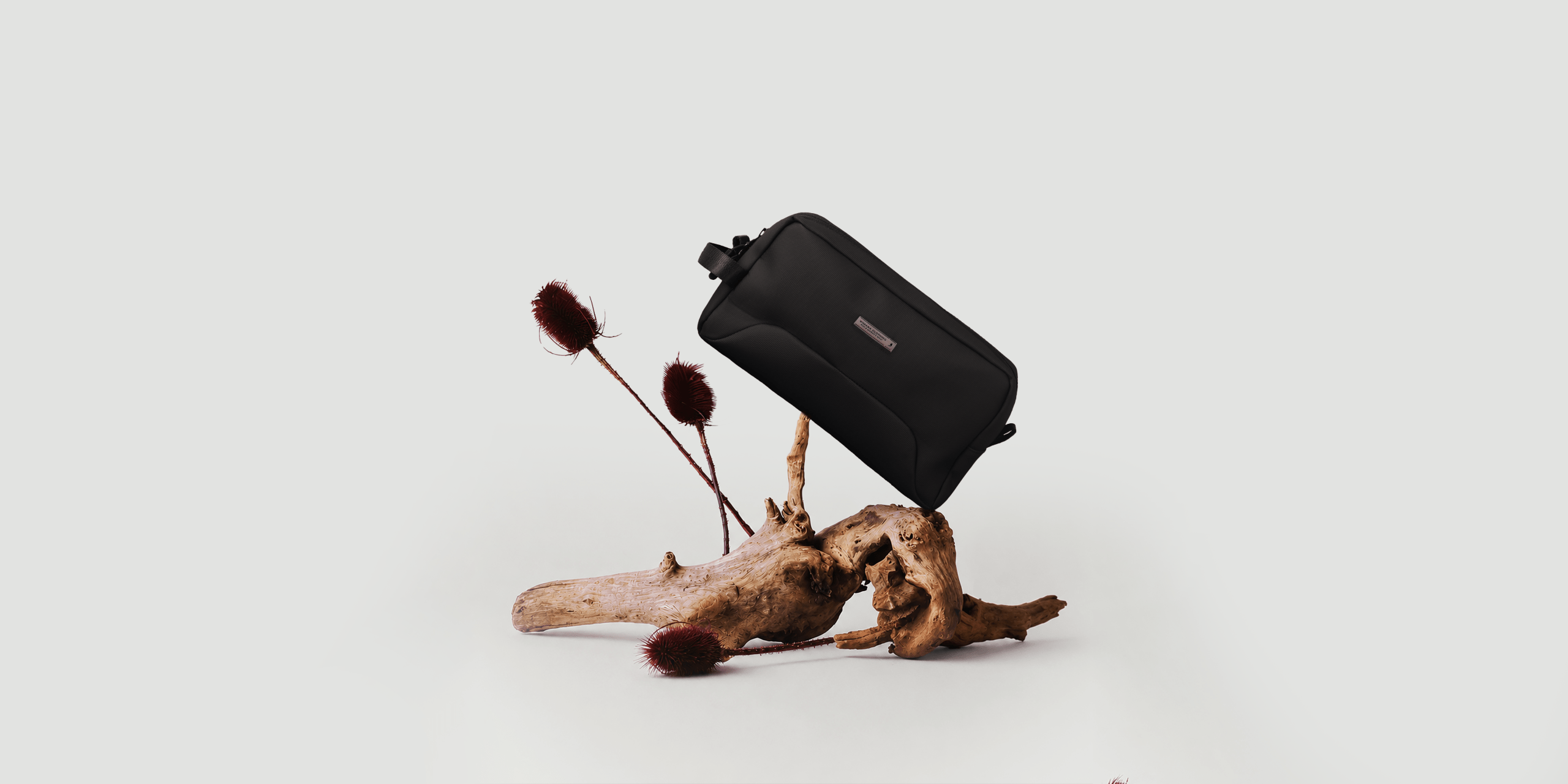 1780140096-hand-bag